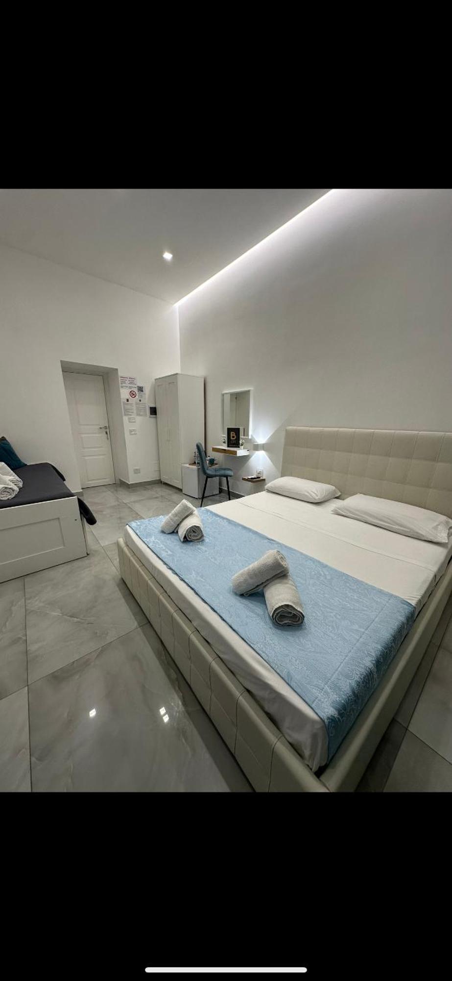 Barbaro Suite & Apartment Napoli Ngoại thất bức ảnh